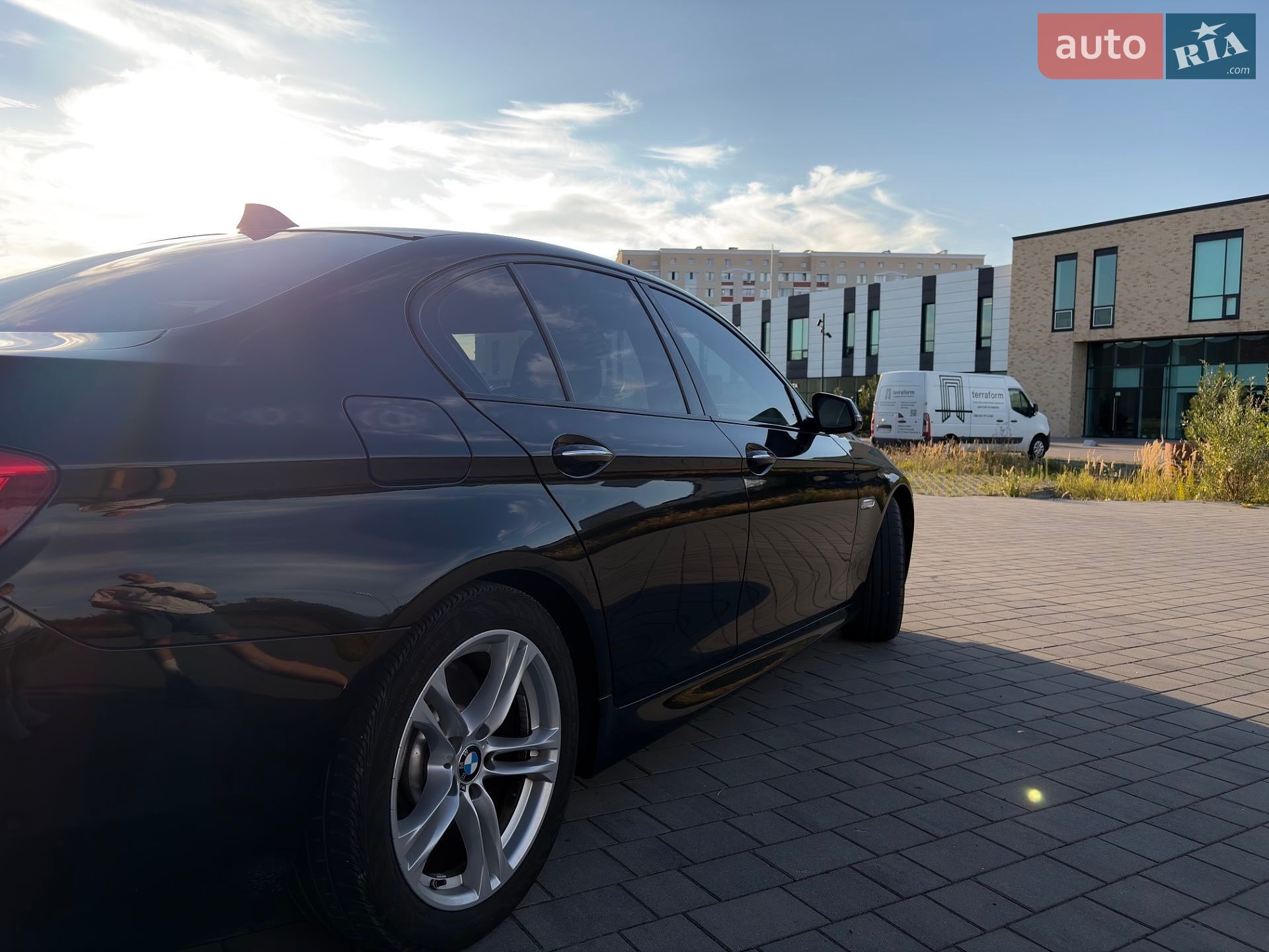 BMW 5 Series 2014 VIN WBA5A5C52ED504943 фото оголошення 6 з 27
