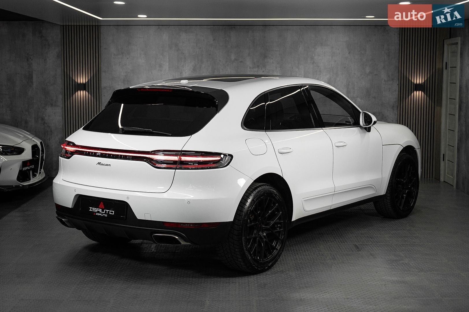 Porsche Macan 2019 VIN WP1AA2A54LLB02037 фото оголошення 10 з 31