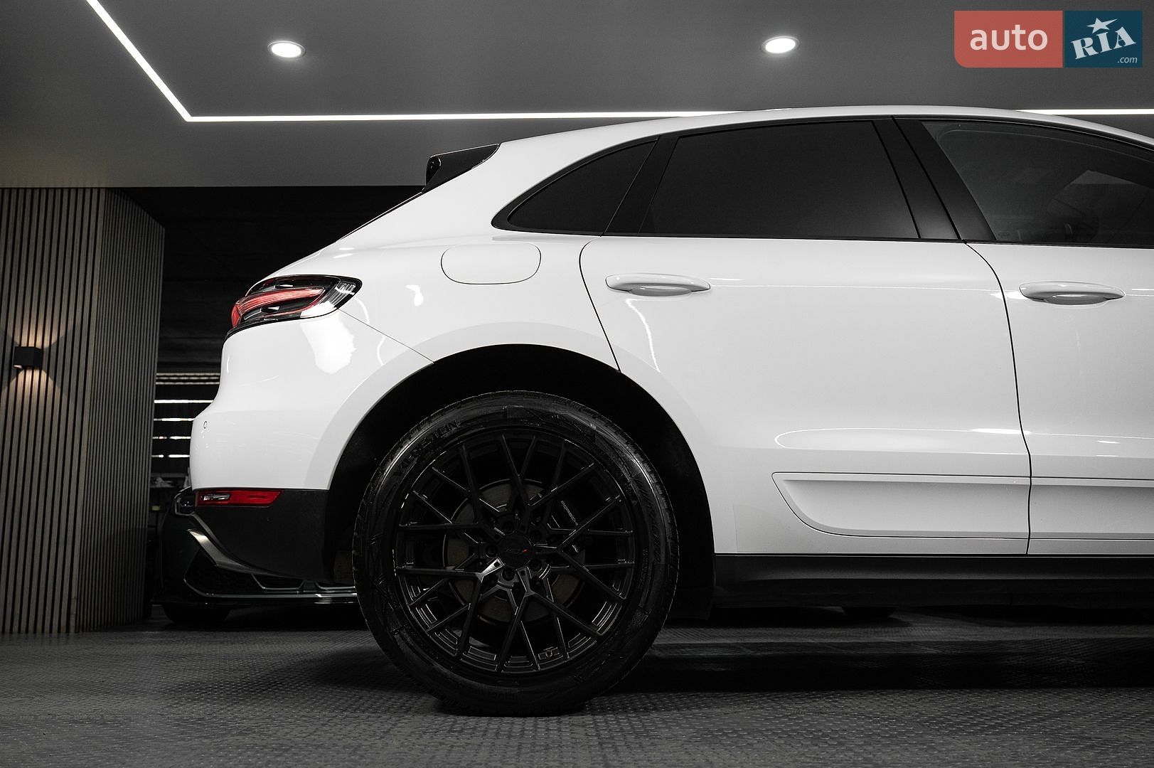 Porsche Macan 2019 VIN WP1AA2A54LLB02037 фото оголошення 13 з 31