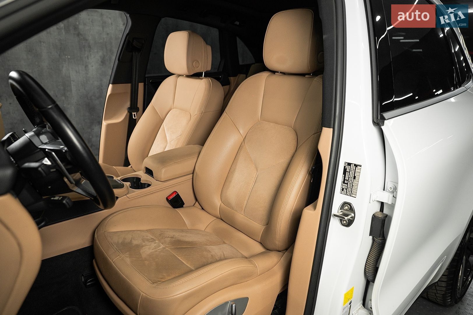Porsche Macan 2019 VIN WP1AA2A54LLB02037 фото оголошення 20 з 31