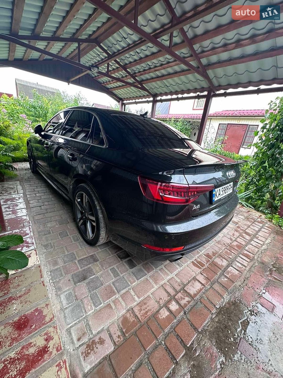Audi A4 2018 VIN WAUENAF45JA181838 фото оголошення 3 з 19