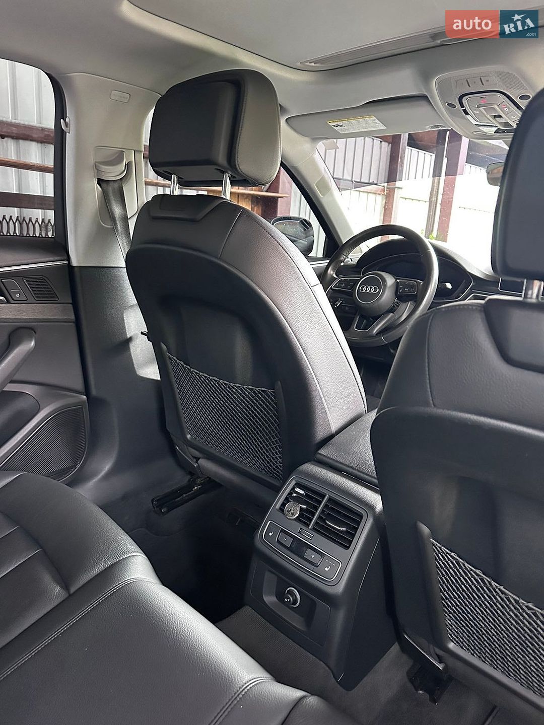 Audi A4 2018 VIN WAUENAF45JA181838 фото оголошення 13 з 19