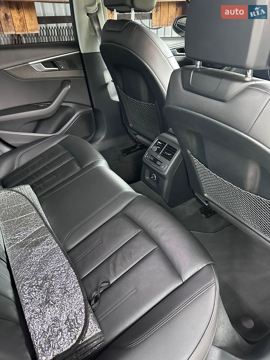 Audi A4 2018 VIN WAUENAF45JA181838 фото оголошення 15 з 19