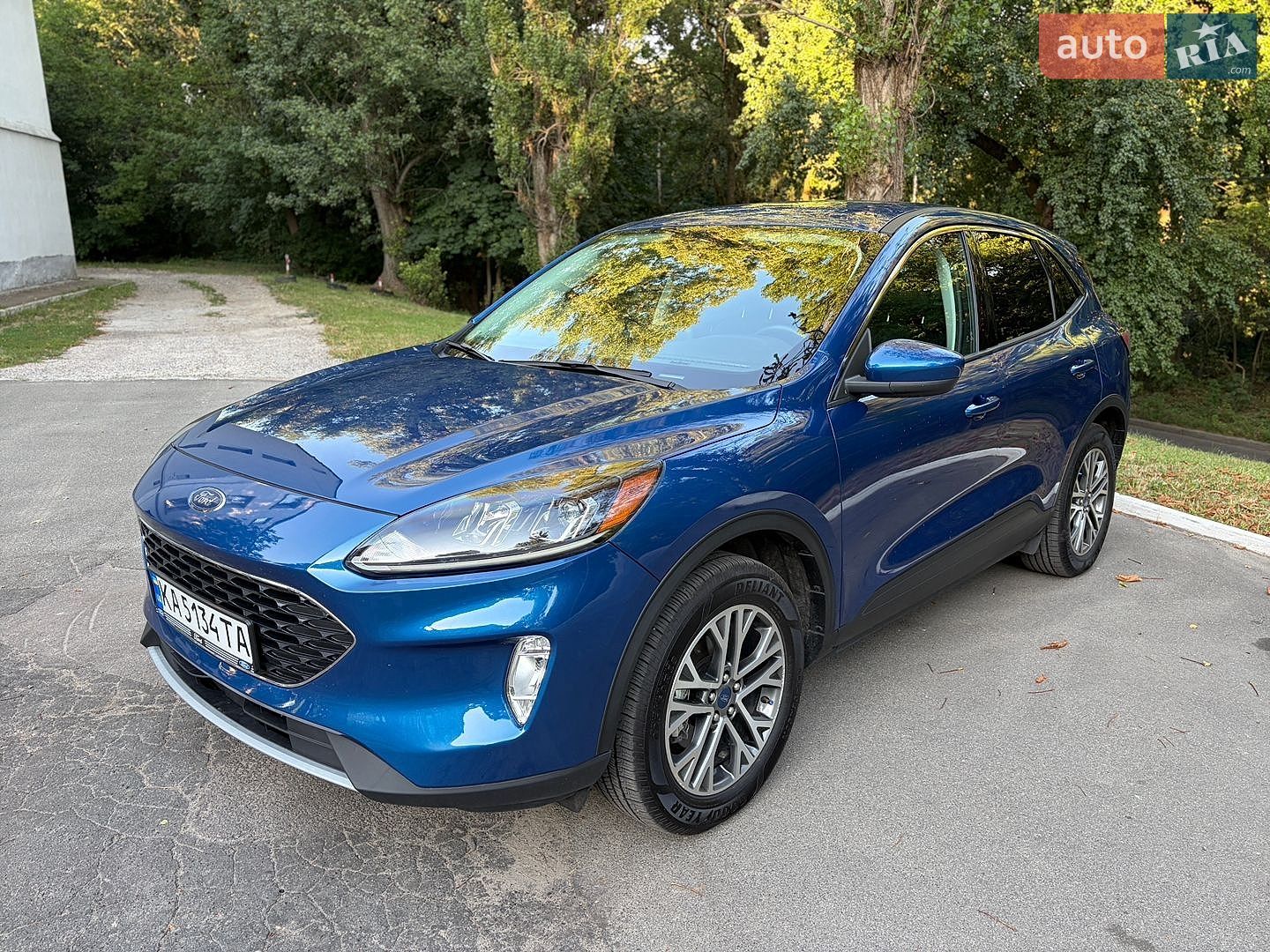 Ford Escape 2022 VIN 1FMCU9H96NUA76018 фото оголошення 2 з 17