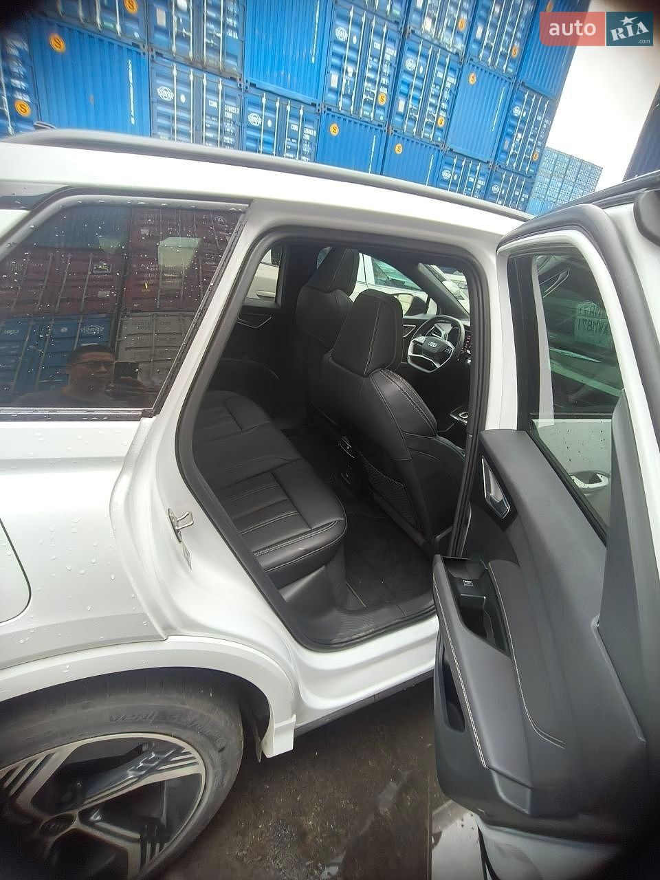 Audi Q4 e-tron 2024 VIN LFVVB9G37R5233595 фото оголошення 9 з 9