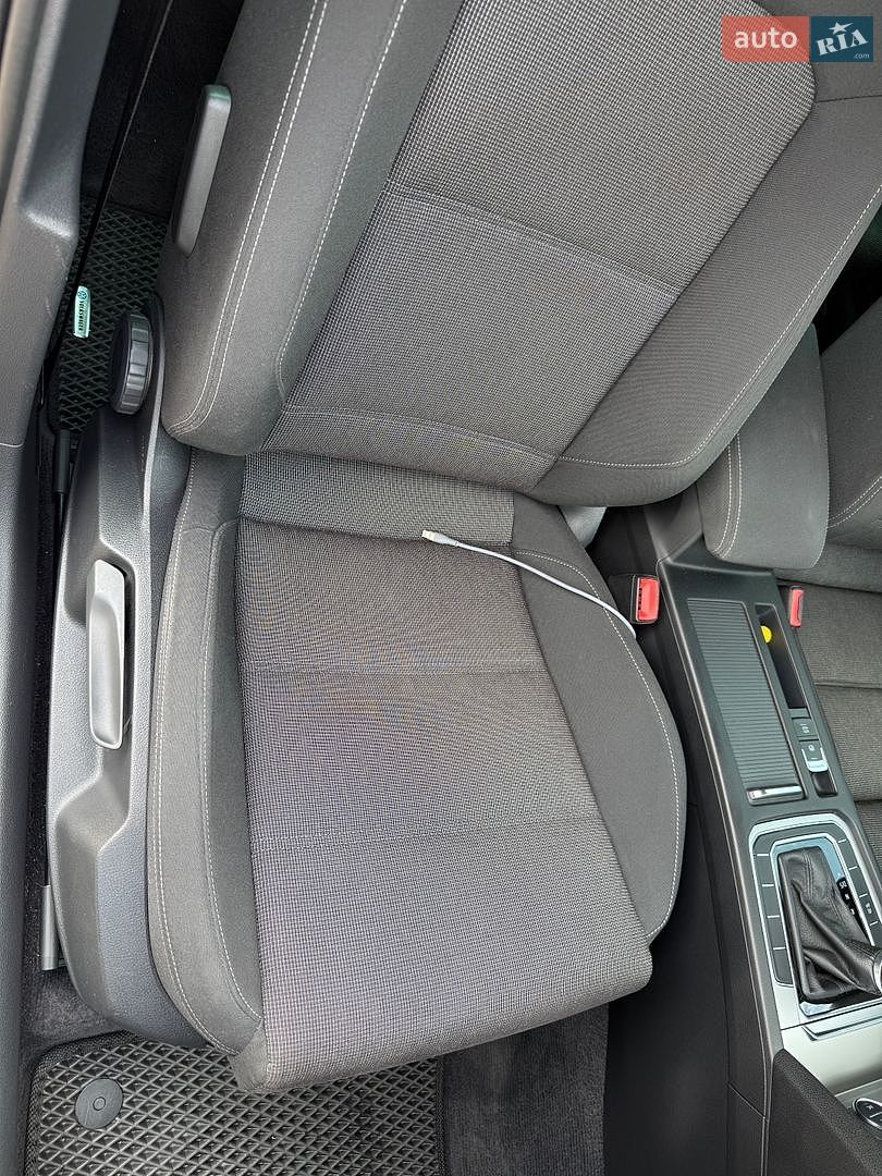 Volkswagen Passat 2016 VIN WVWZZZ3CZHP014637 фото оголошення 10 з 25