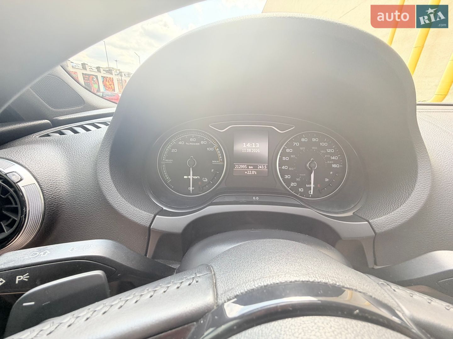 Audi A3 2017 VIN WAUUPBFF4HA080104 фото оголошення 2 з 33