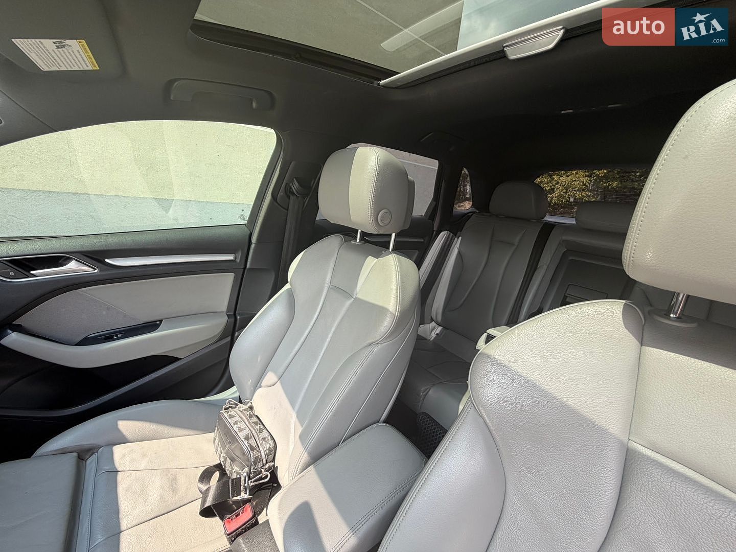 Audi A3 2017 VIN WAUUPBFF4HA080104 фото оголошення 7 з 33