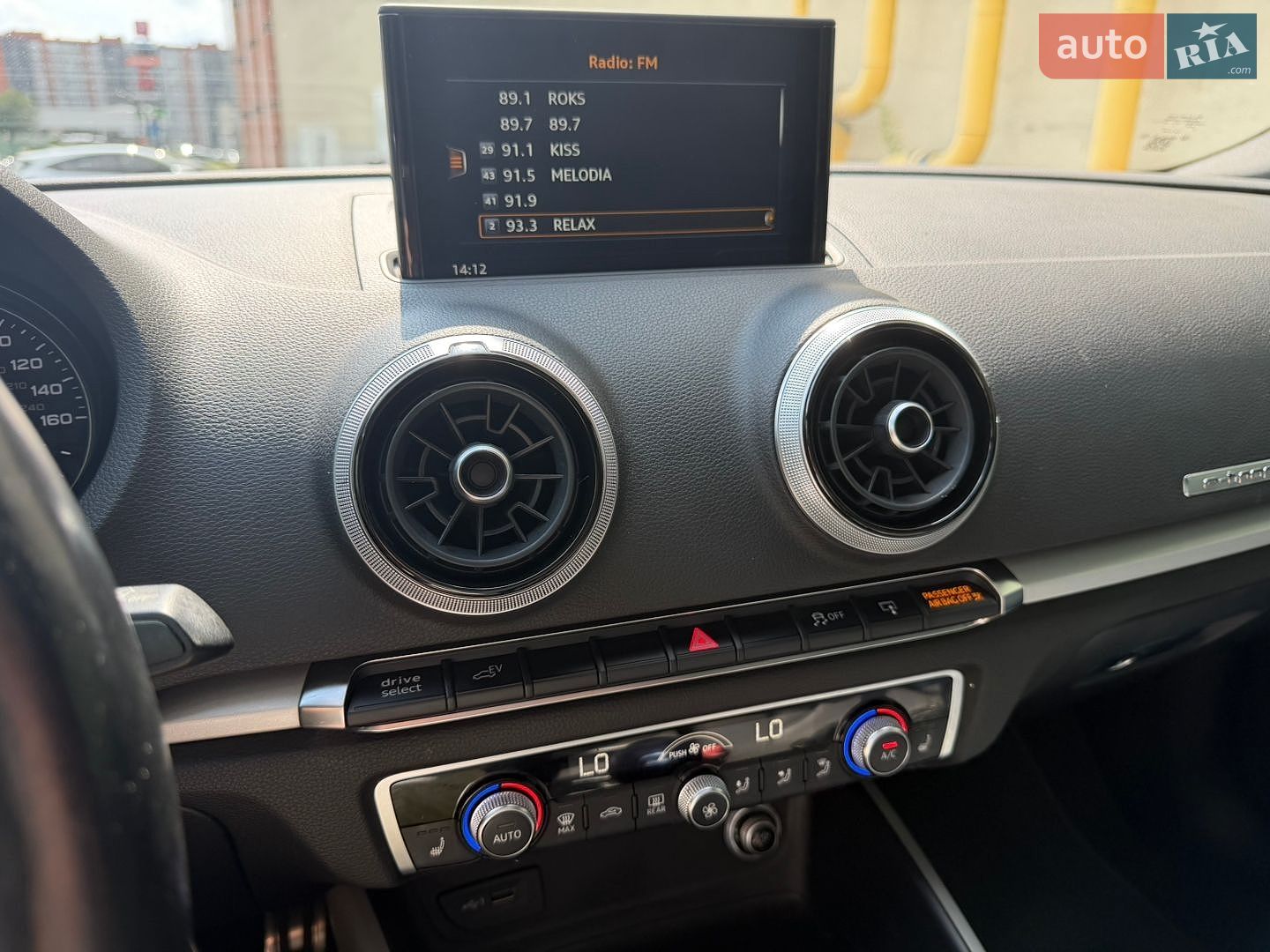 Audi A3 2017 VIN WAUUPBFF4HA080104 фото оголошення 8 з 33