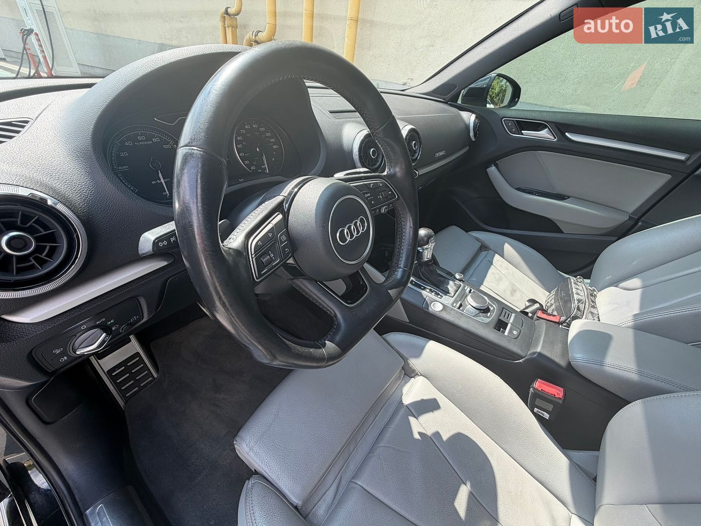 Audi A3 2017 VIN WAUUPBFF4HA080104 фото оголошення 9 з 33
