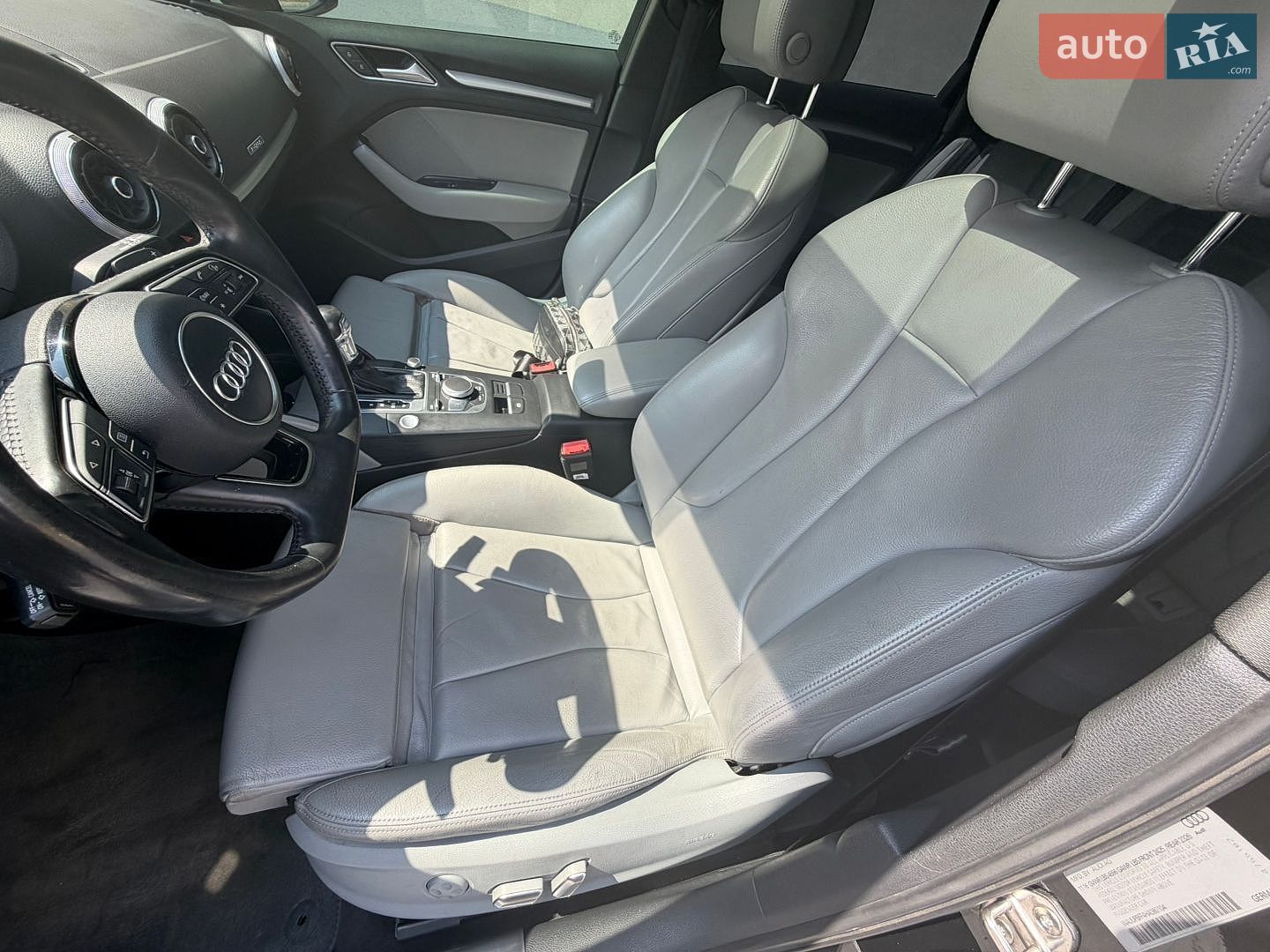 Audi A3 2017 VIN WAUUPBFF4HA080104 фото оголошення 10 з 33