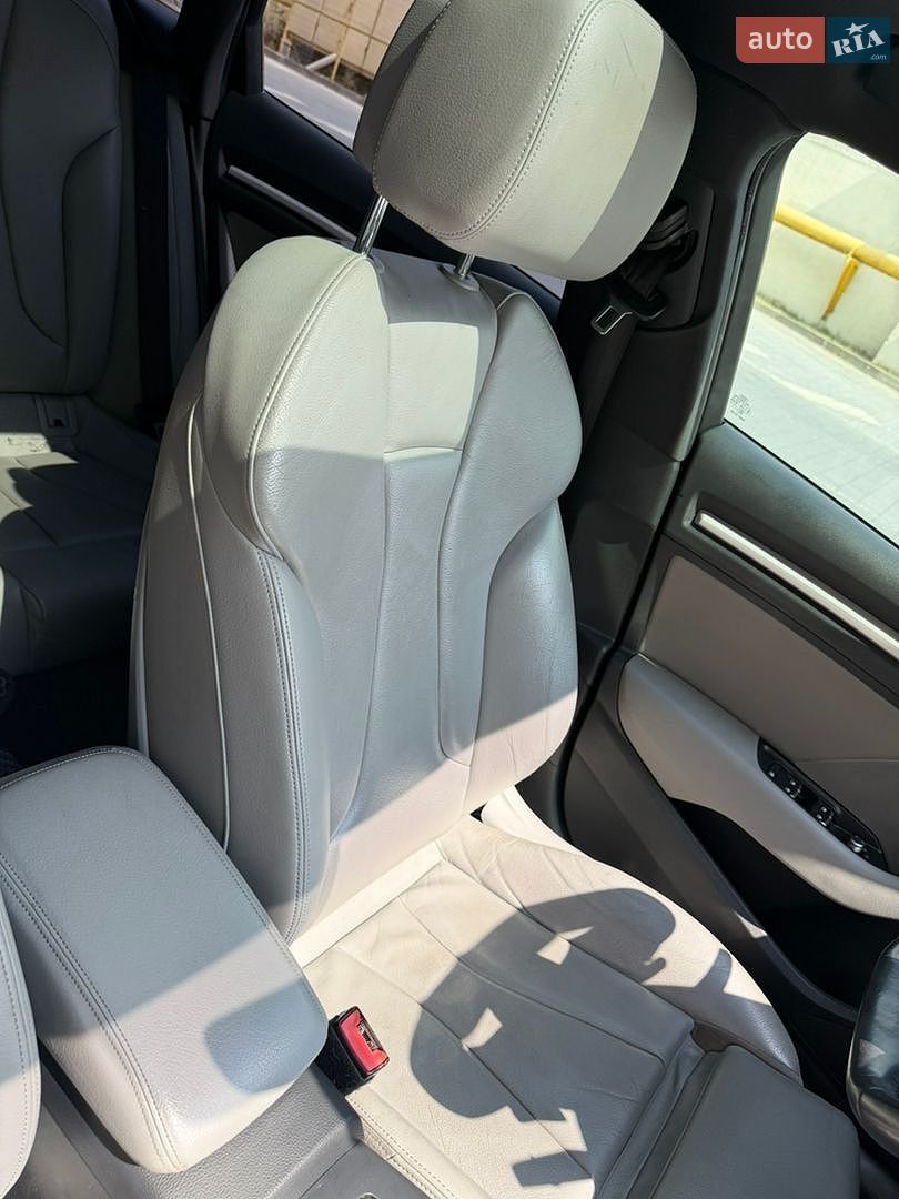 Audi A3 2017 VIN WAUUPBFF4HA080104 фото оголошення 12 з 33