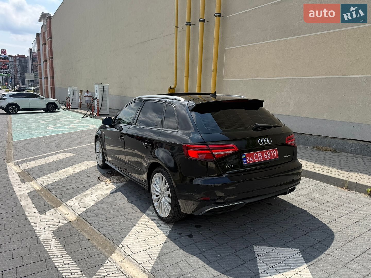 Audi A3 2017 VIN WAUUPBFF4HA080104 фото оголошення 28 з 33