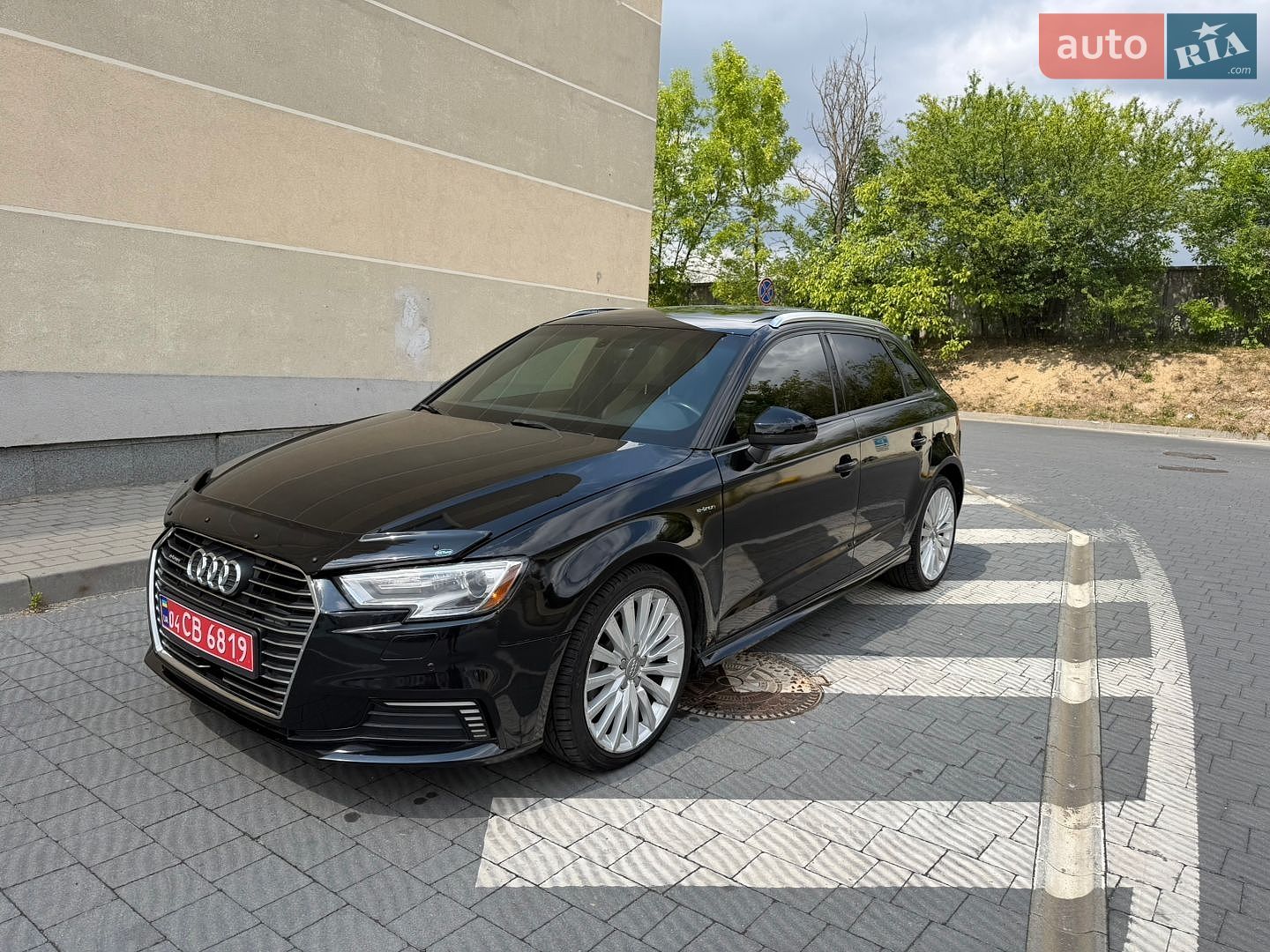 Audi A3 2017 VIN WAUUPBFF4HA080104 фото оголошення 30 з 33