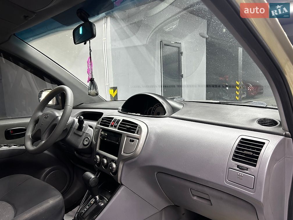 Hyundai Matrix 2003 VIN KMHPM81CP4U133363 фото оголошення 19 з 21