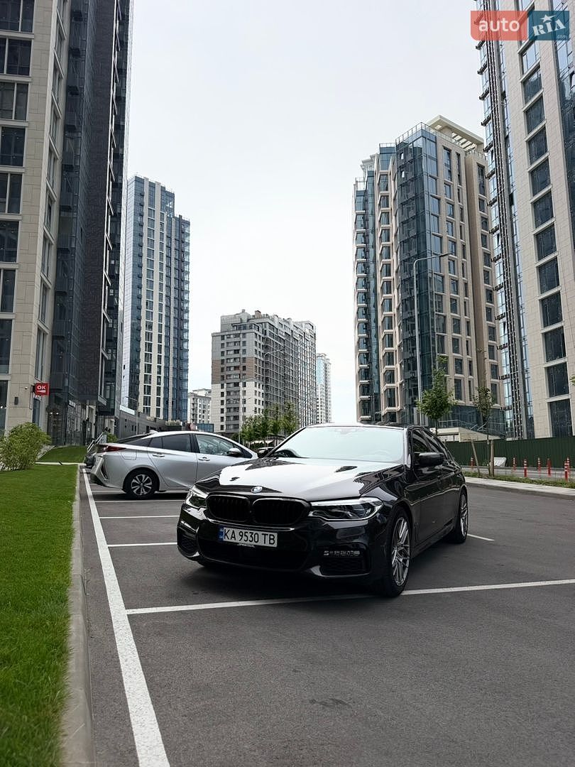 BMW 5 Series 2019 VIN WBAJE7C55KWW25433 фото оголошення 2 з 12