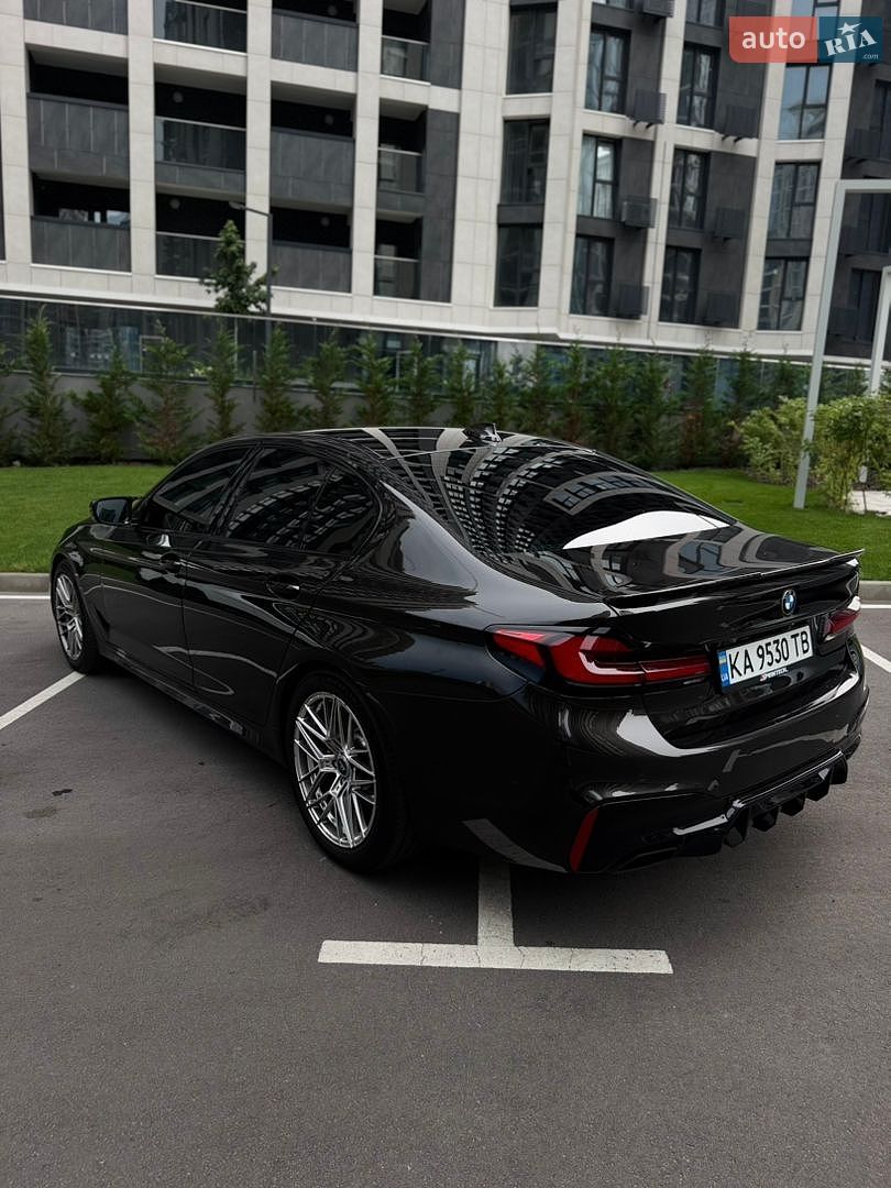 BMW 5 Series 2019 VIN WBAJE7C55KWW25433 фото оголошення 3 з 12