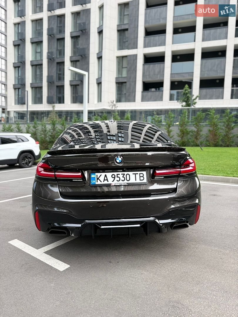 BMW 5 Series 2019 VIN WBAJE7C55KWW25433 фото оголошення 4 з 12