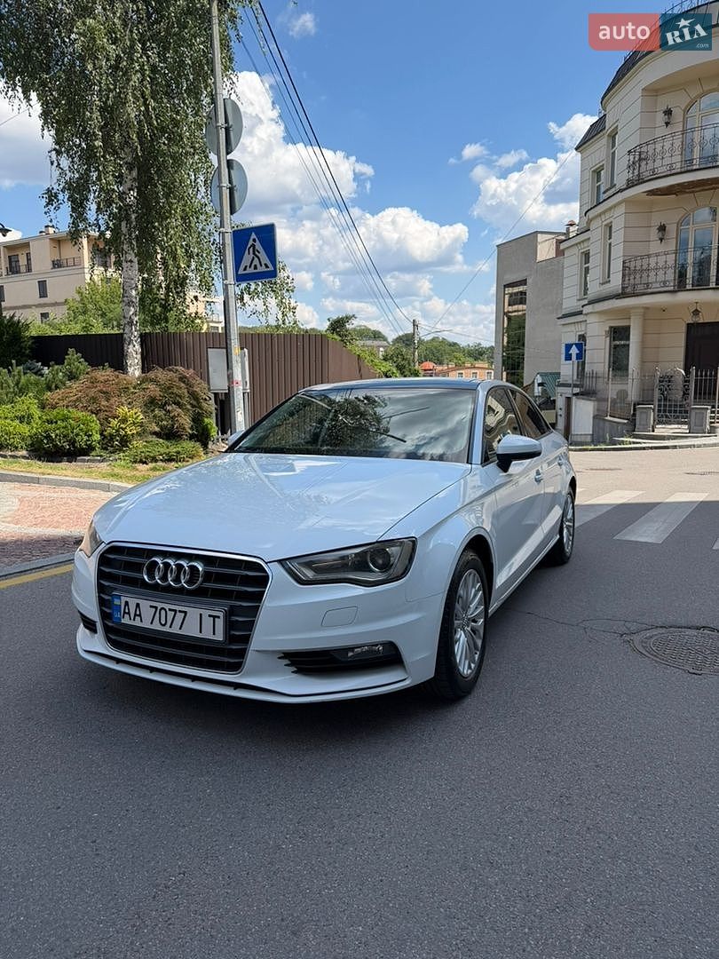 Audi A3 2016 VIN WAUZZZ8V3H1002622 фото оголошення 2 з 24