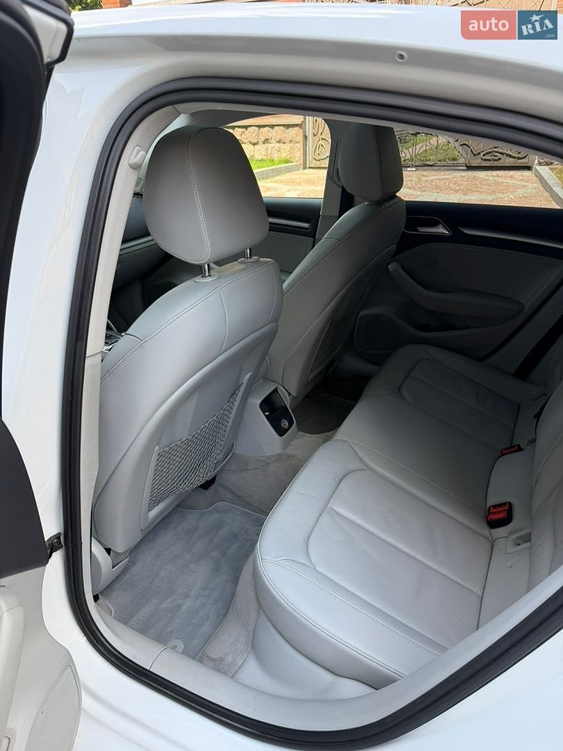 Audi A3 2016 VIN WAUZZZ8V3H1002622 фото оголошення 16 з 24