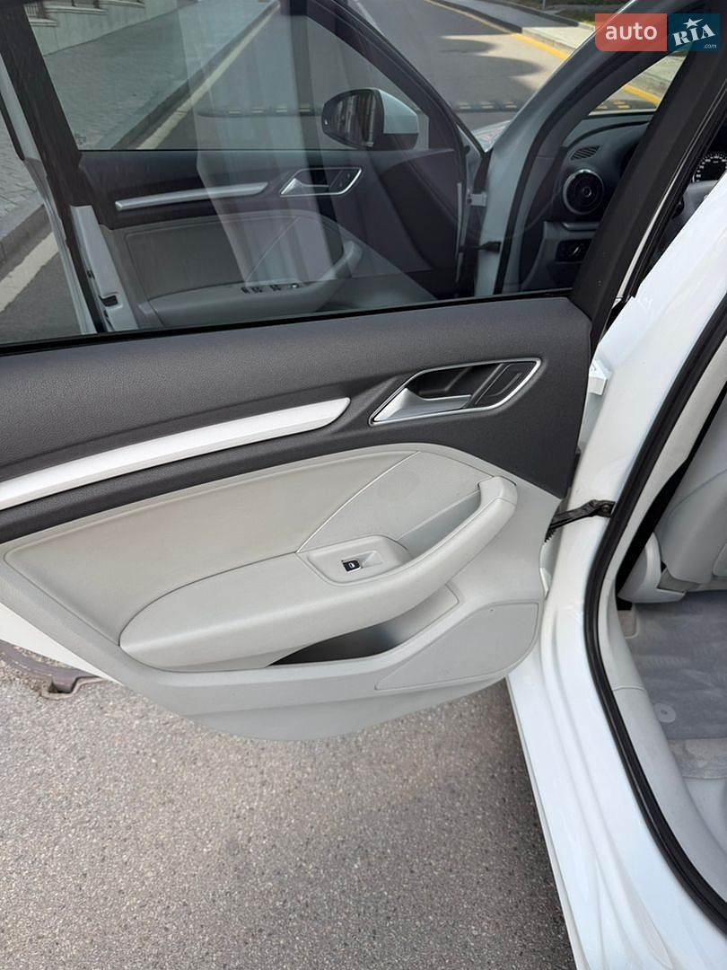 Audi A3 2016 VIN WAUZZZ8V3H1002622 фото оголошення 18 з 24