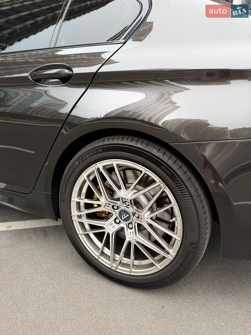 BMW 5 Series 2019 VIN WBAJE7C55KWW25433 фото оголошення 10 з 12