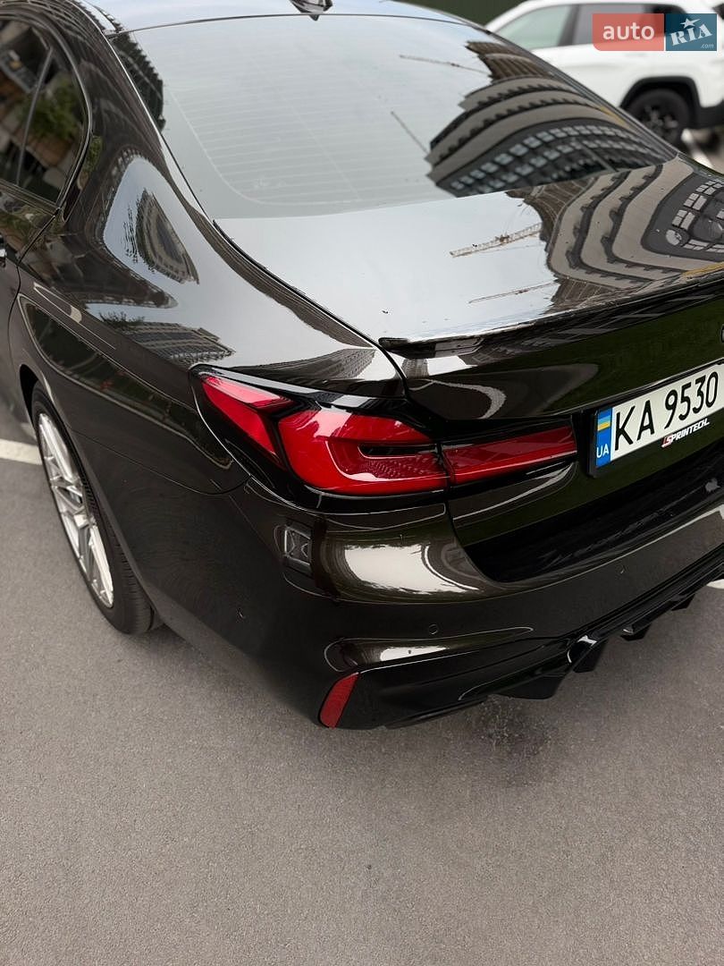 BMW 5 Series 2019 VIN WBAJE7C55KWW25433 фото оголошення 11 з 12
