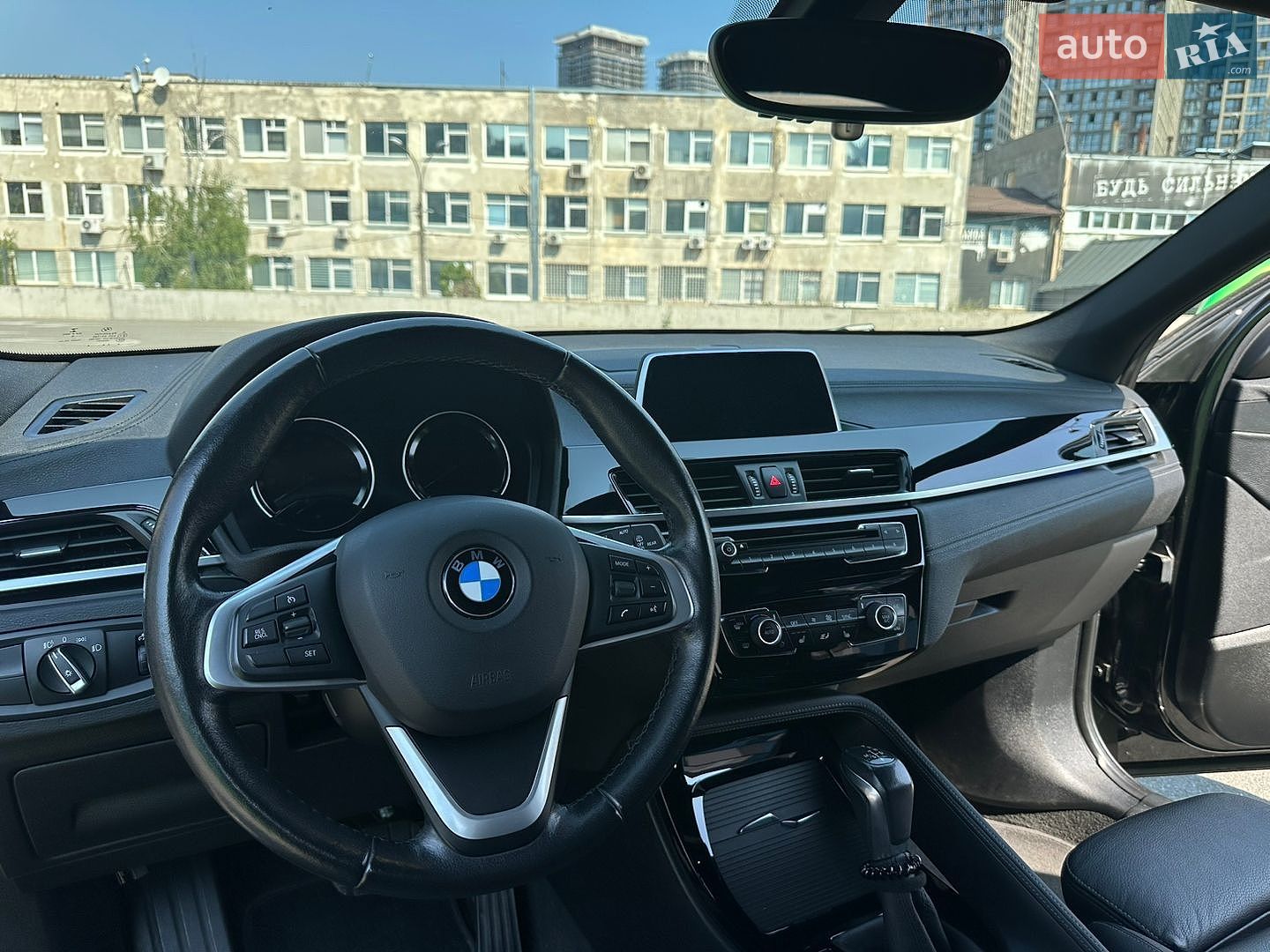 BMW X2 2018 VIN WBXYJ5C38JEF75928 фото оголошення 17 з 31