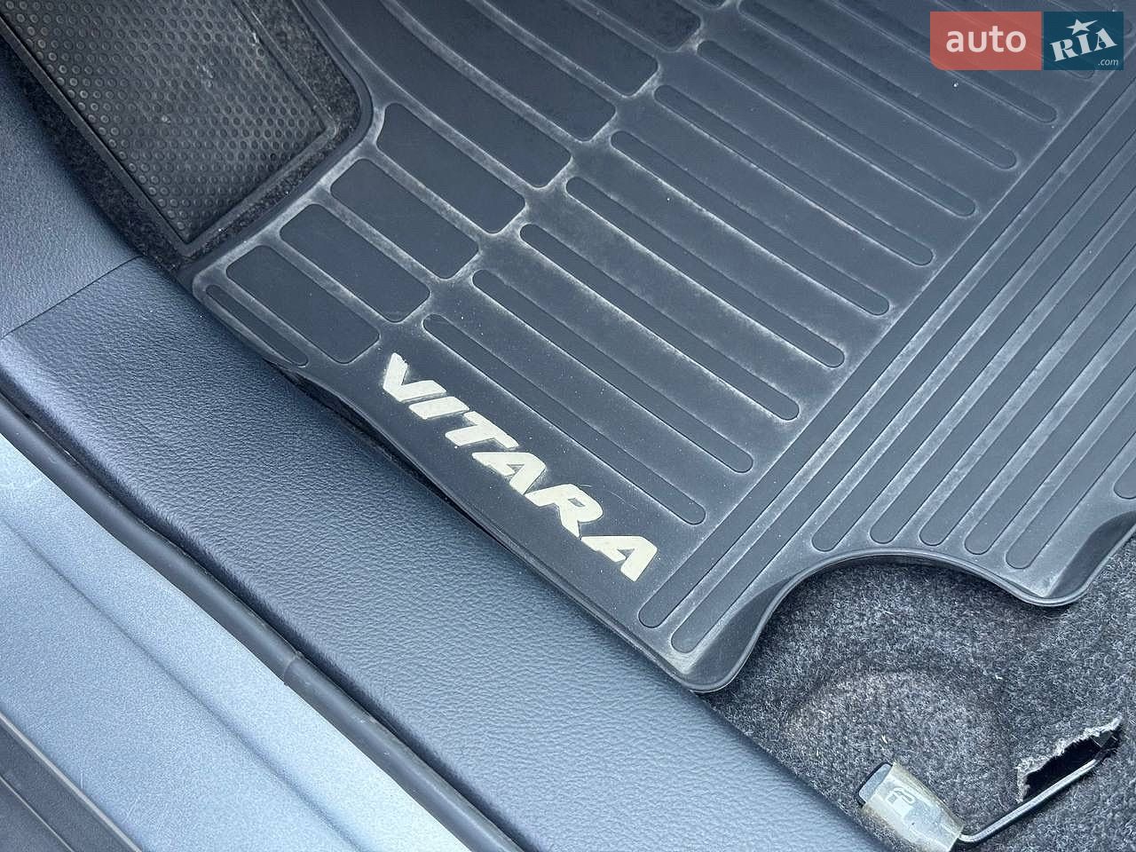 Suzuki Vitara 2019 VIN TSMLYD01S00711538 фото оголошення 12 з 35