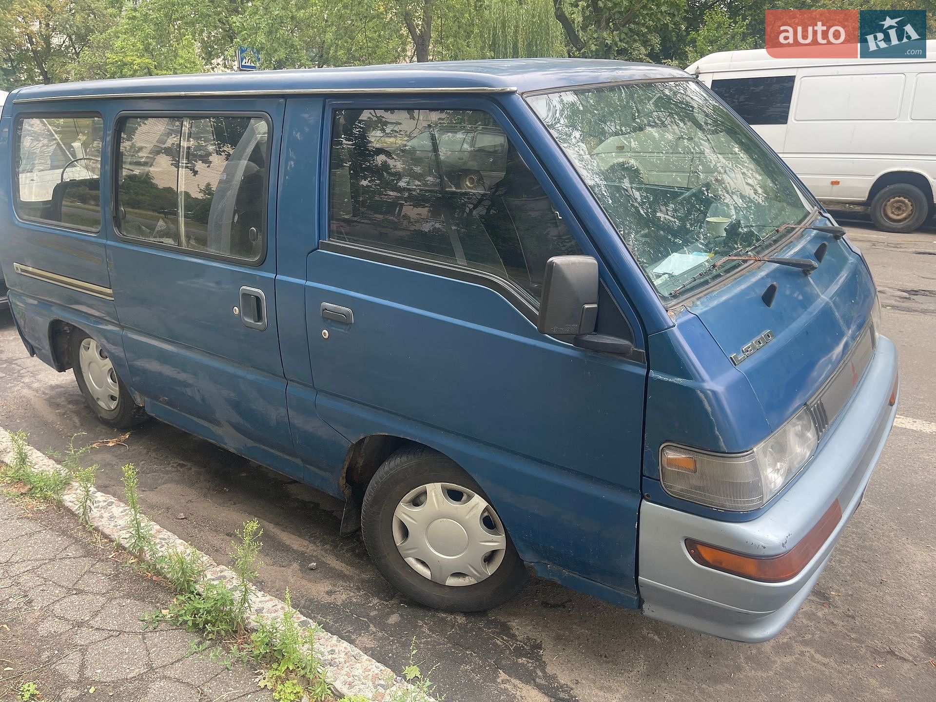 Mitsubishi L 300 1983 VIN JMBL032PVDU140930 фото оголошення 3 з 7
