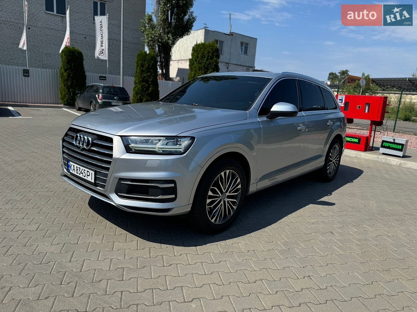 Audi Q7 2017 VIN WA1LHBF78HD045613 фото оголошення 2 з 46