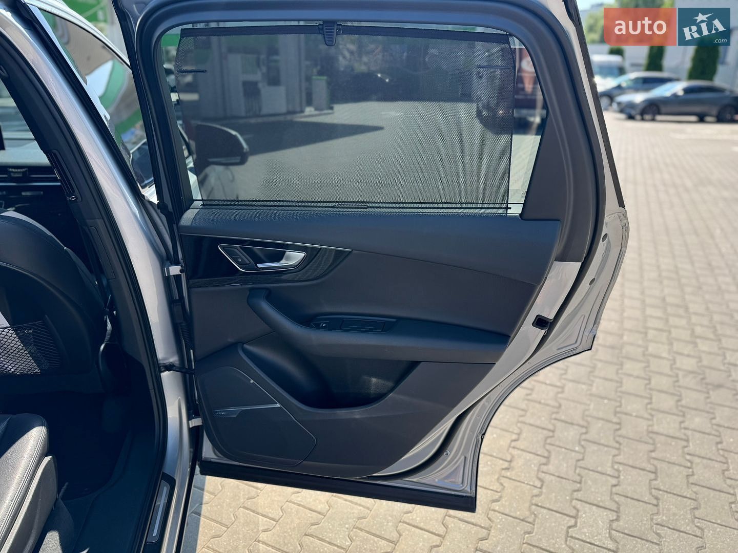 Audi Q7 2017 VIN WA1LHBF78HD045613 фото оголошення 14 з 46