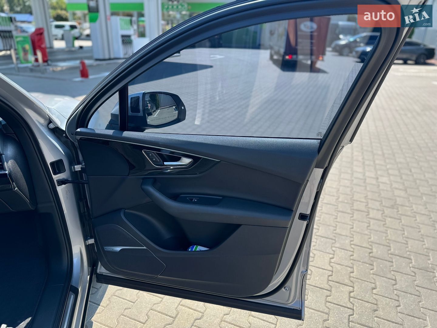 Audi Q7 2017 VIN WA1LHBF78HD045613 фото оголошення 15 з 46