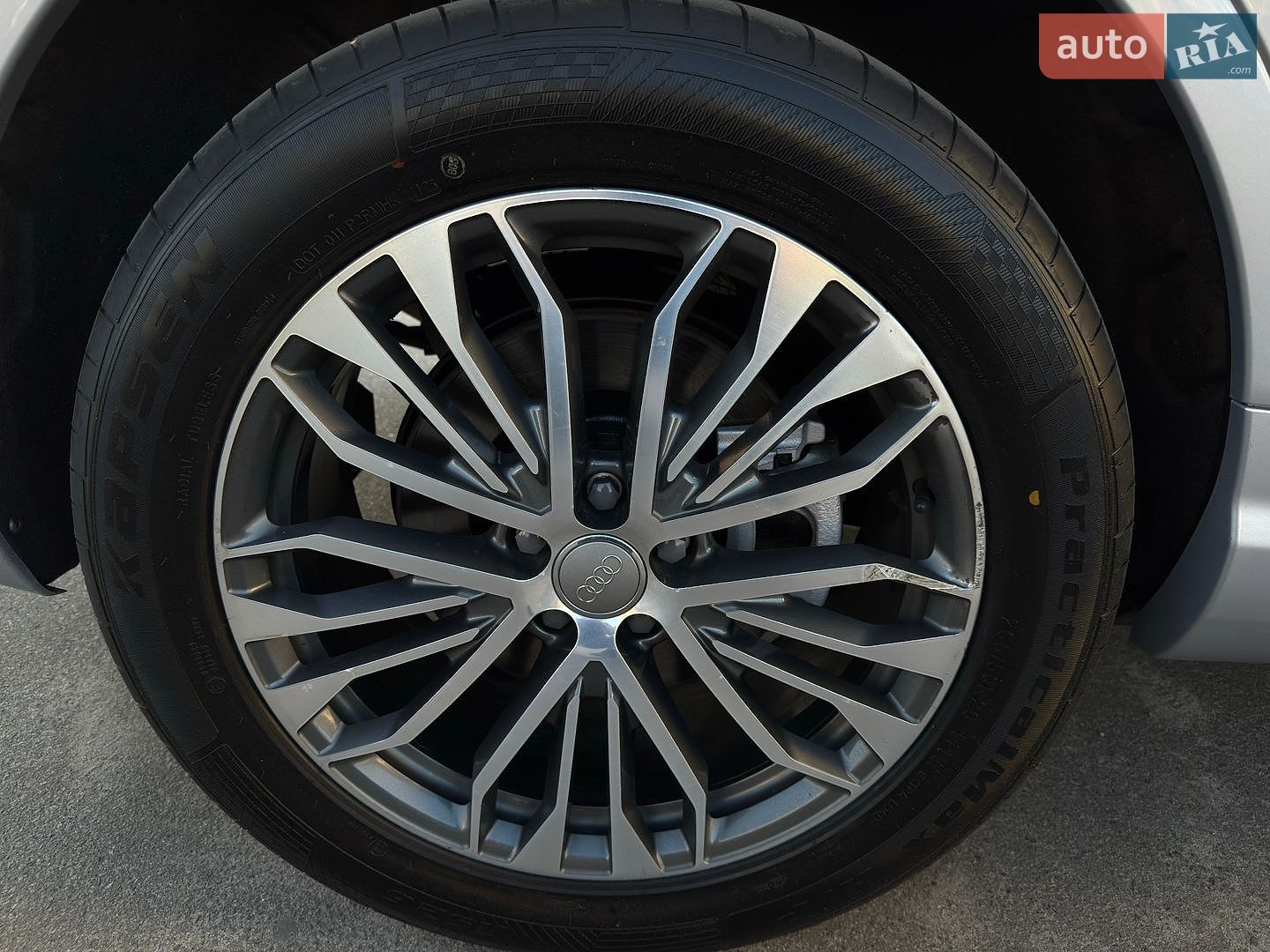 Audi Q7 2017 VIN WA1LHBF78HD045613 фото оголошення 38 з 46