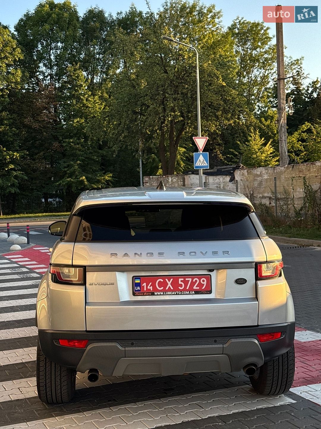 Land Rover Range Rover Evoque 2017 VIN SALVP2BG9HH217169 фото оголошення 8 з 23