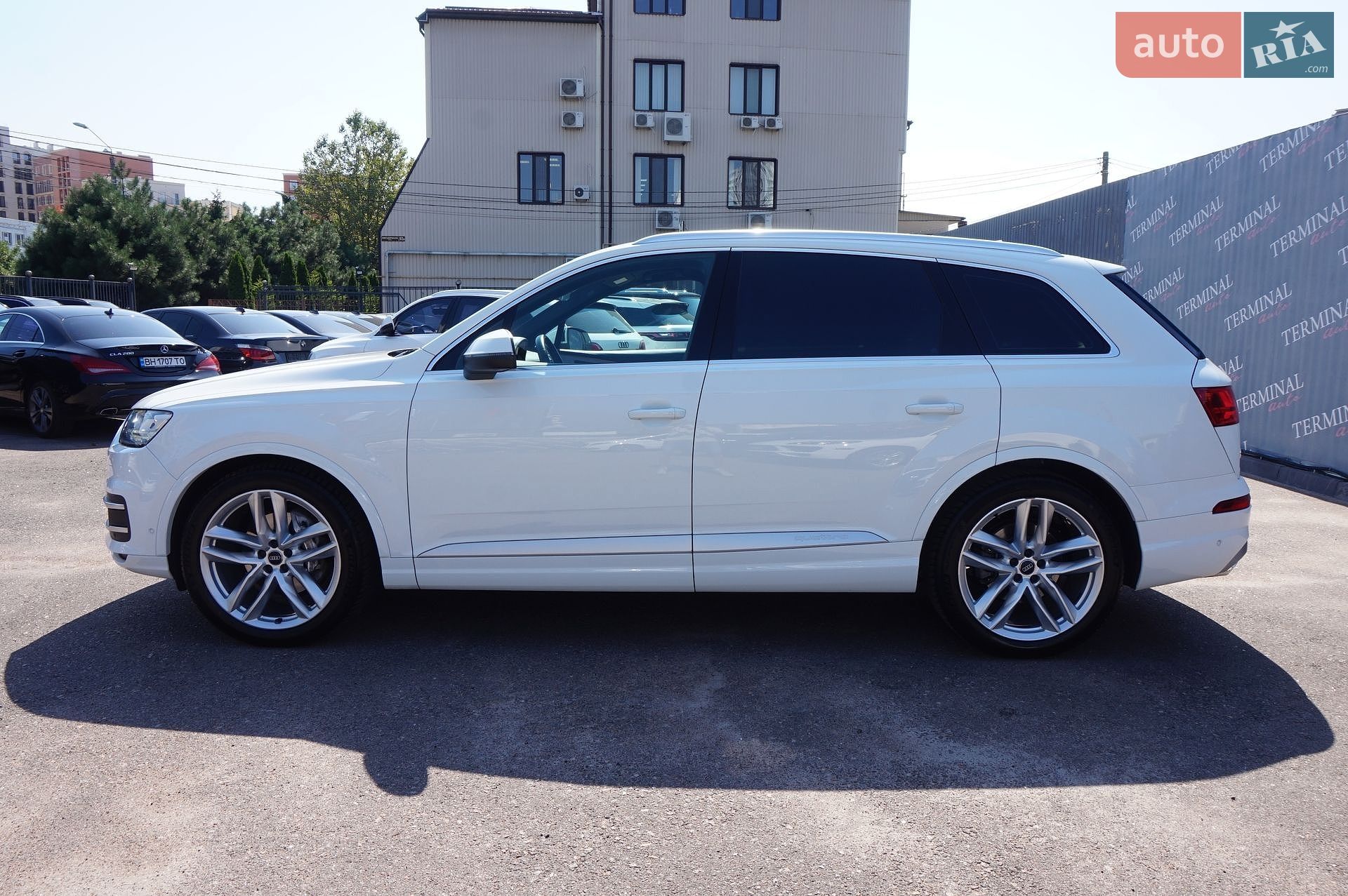 Audi Q7 2017 VIN WAUZZZ4M4JD000590 фото оголошення 8 з 87