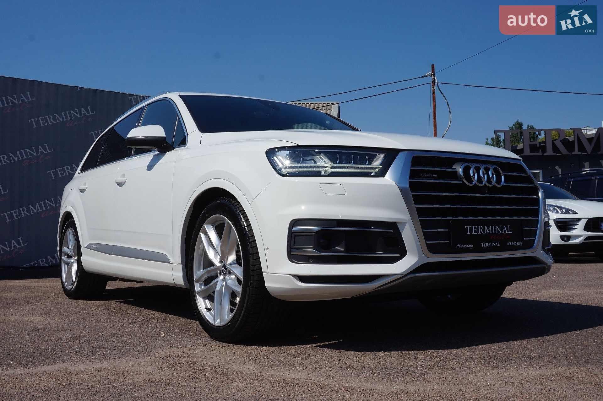 Audi Q7 2017 VIN WAUZZZ4M4JD000590 фото оголошення 10 з 87
