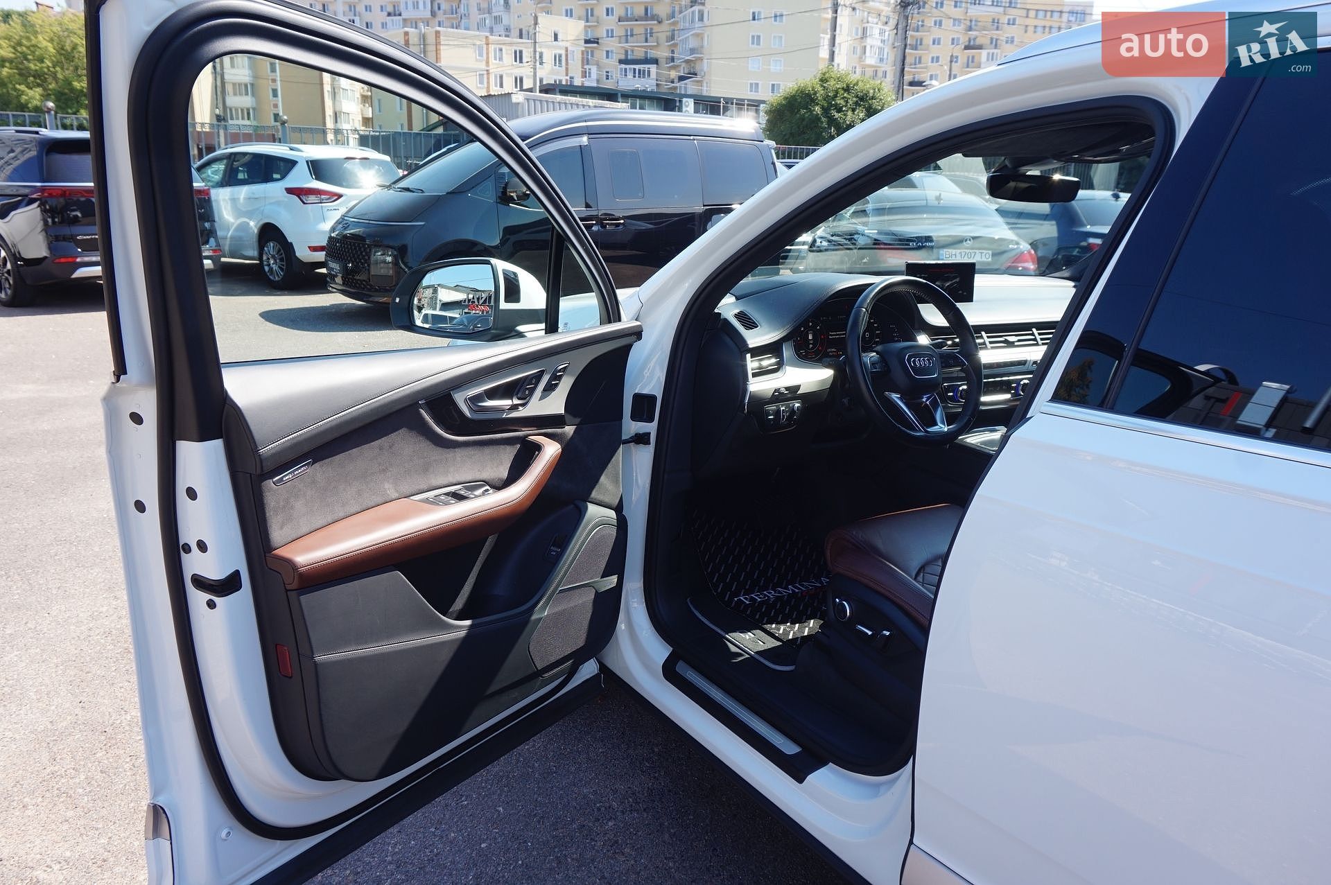 Audi Q7 2017 VIN WAUZZZ4M4JD000590 фото оголошення 16 з 87
