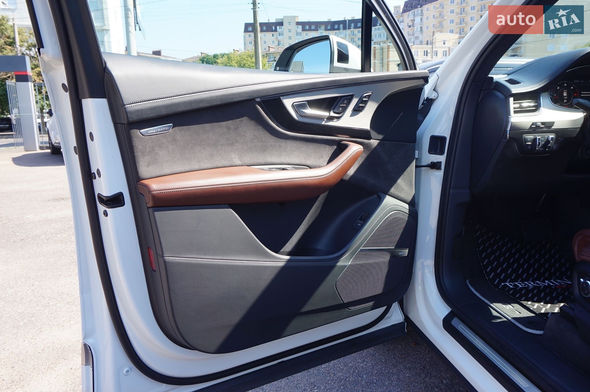 Audi Q7 2017 VIN WAUZZZ4M4JD000590 фото оголошення 17 з 87