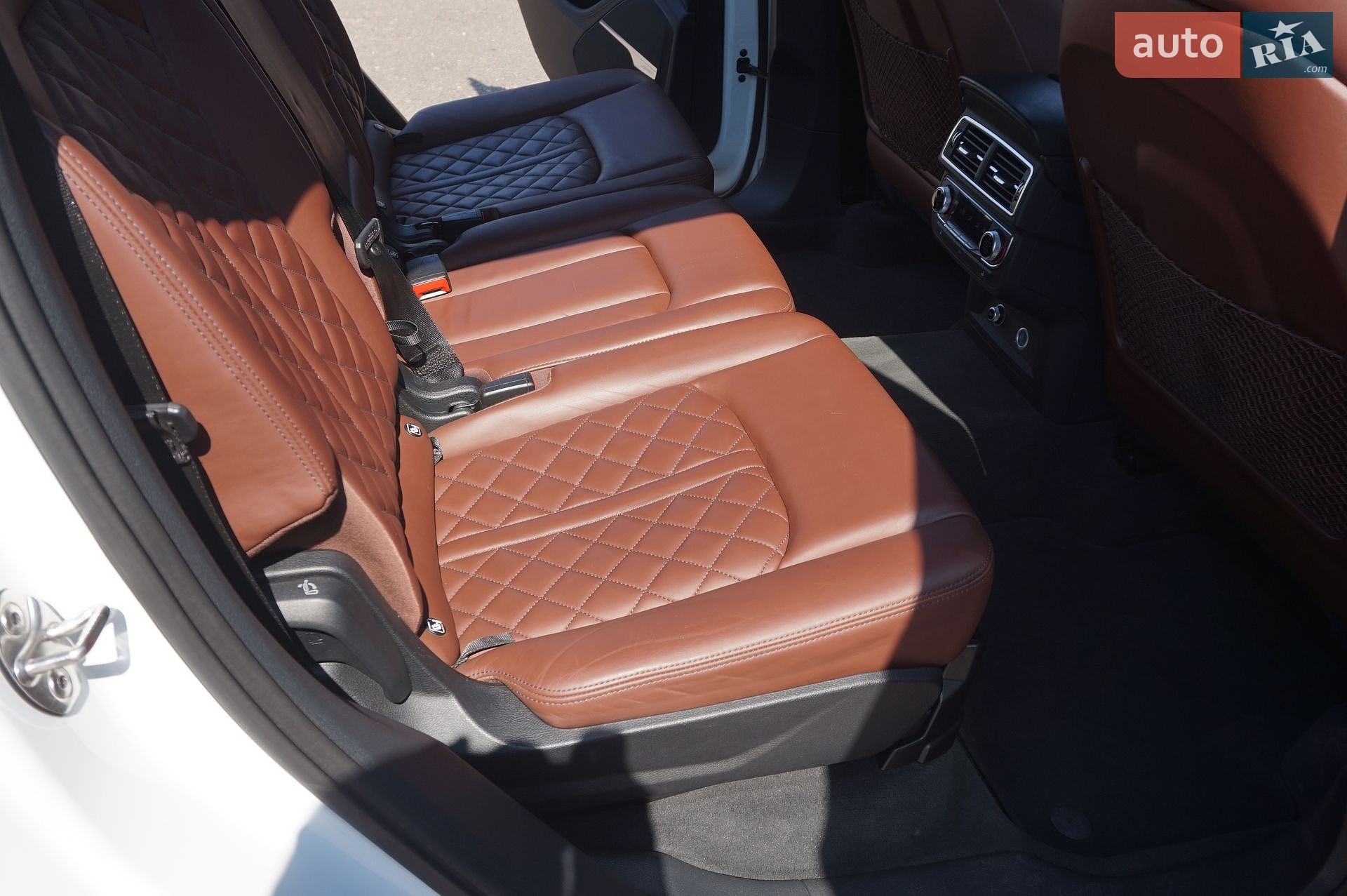 Audi Q7 2017 VIN WAUZZZ4M4JD000590 фото оголошення 36 з 87