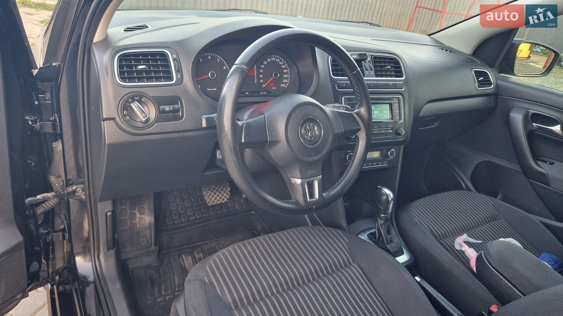 Volkswagen Polo 2013 VIN XW8ZZZ61ZDG058849 фото оголошення 12 з 20