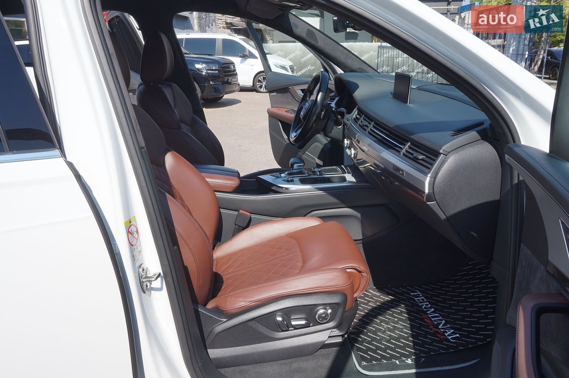 Audi Q7 2017 VIN WAUZZZ4M4JD000590 фото оголошення 39 з 87
