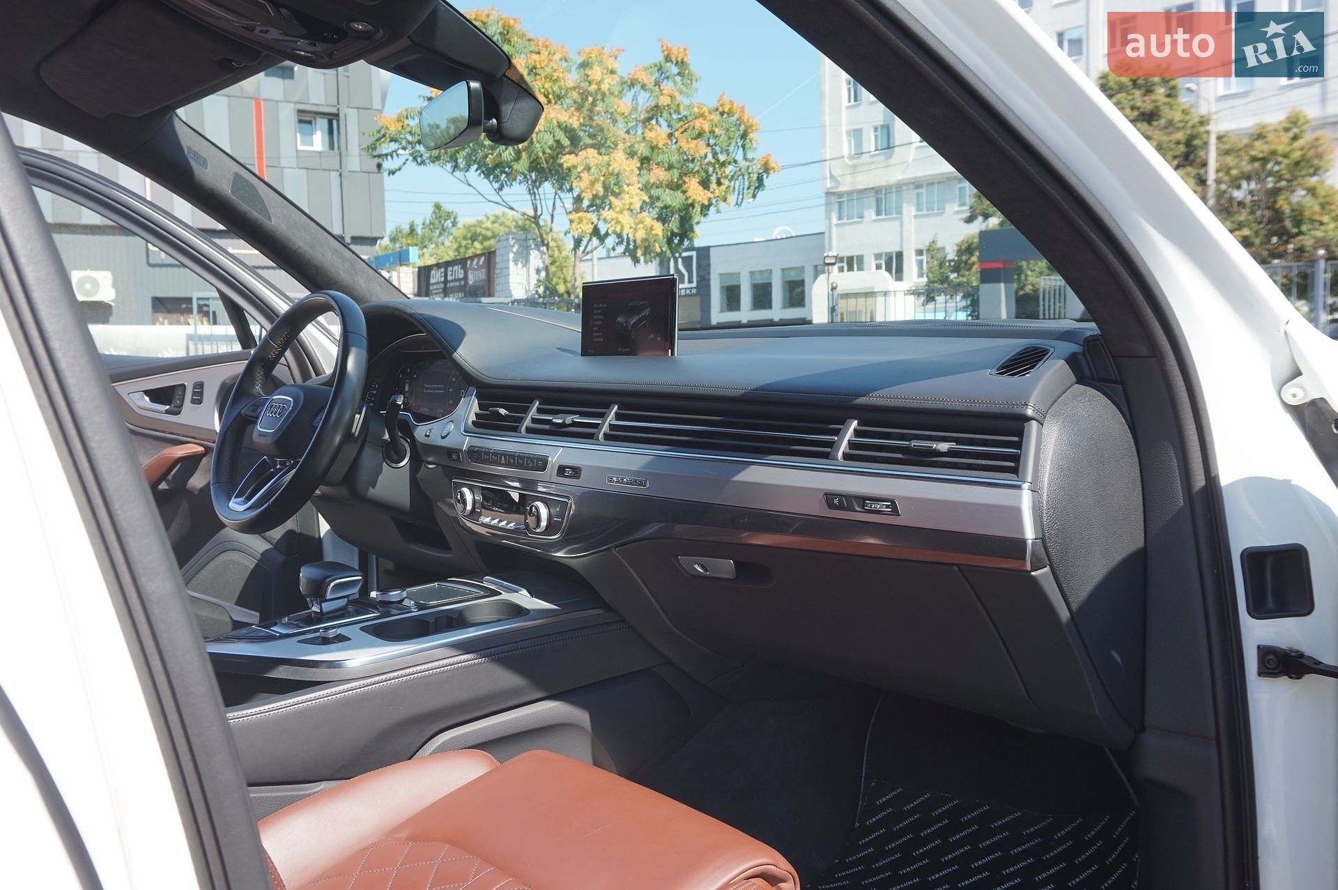 Audi Q7 2017 VIN WAUZZZ4M4JD000590 фото оголошення 43 з 87