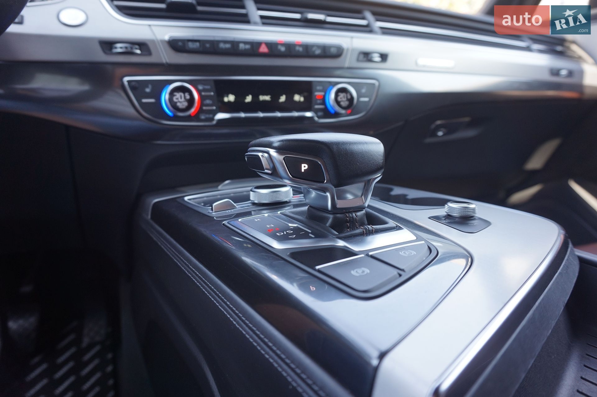 Audi Q7 2017 VIN WAUZZZ4M4JD000590 фото оголошення 78 з 87