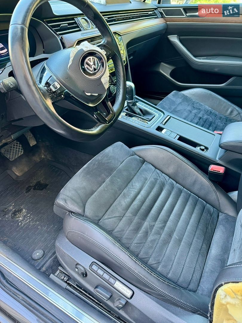 Volkswagen Passat 2017 VIN WVWZZZ3CZHE130552 фото оголошення 12 з 43