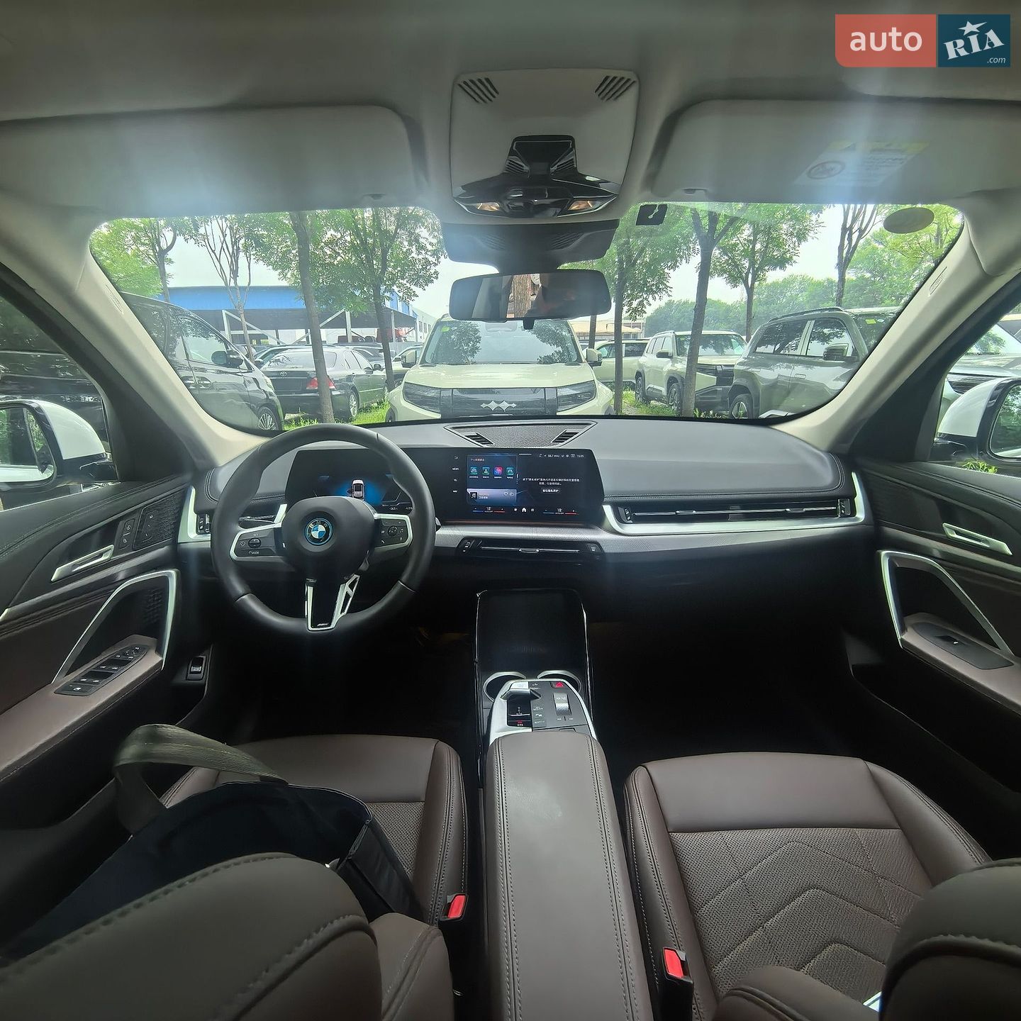 BMW iX1 2025 VIN LBV61FX09SMA92849 фото оголошення 3 з 17