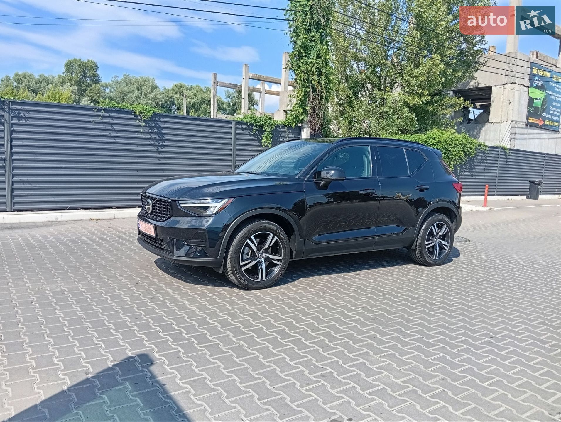 Volvo Xc40 2024 VIN YV4L12UK2R2334739 фото оголошення 3 з 21