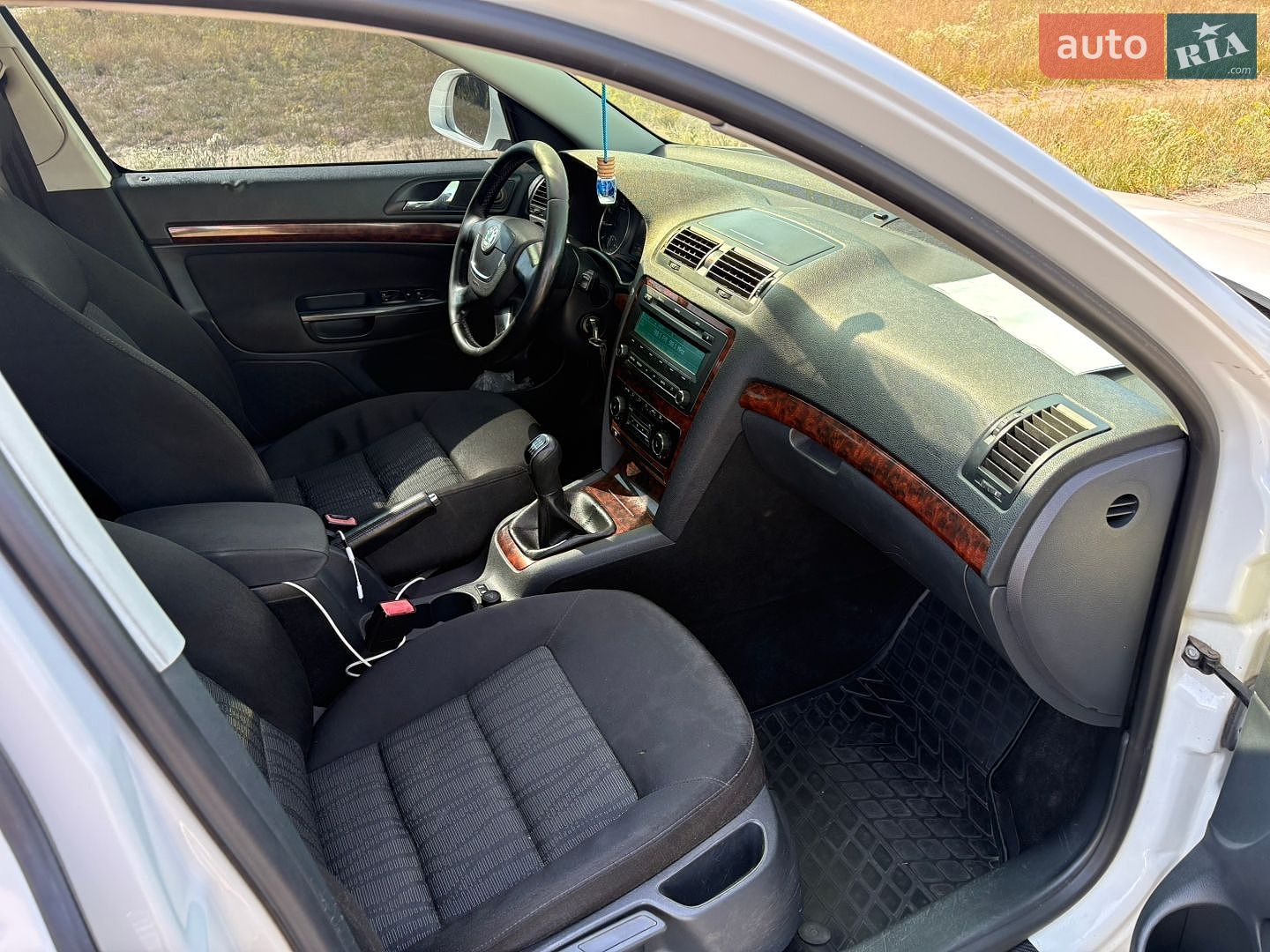 Skoda Octavia 2011 VIN Y6UBK41Z6CB151165 фото оголошення 8 з 13