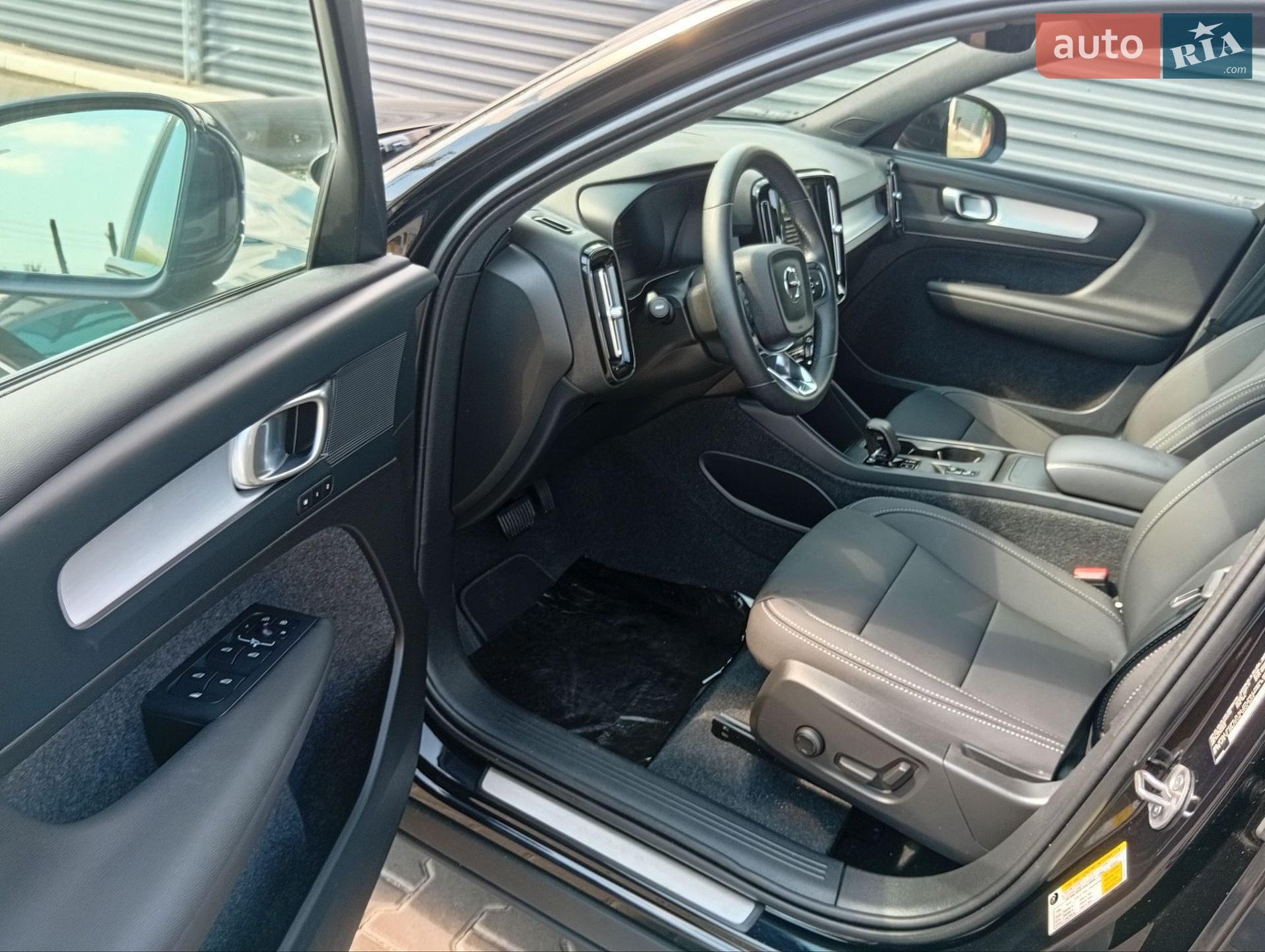 Volvo Xc40 2024 VIN YV4L12UK2R2334739 фото оголошення 11 з 21