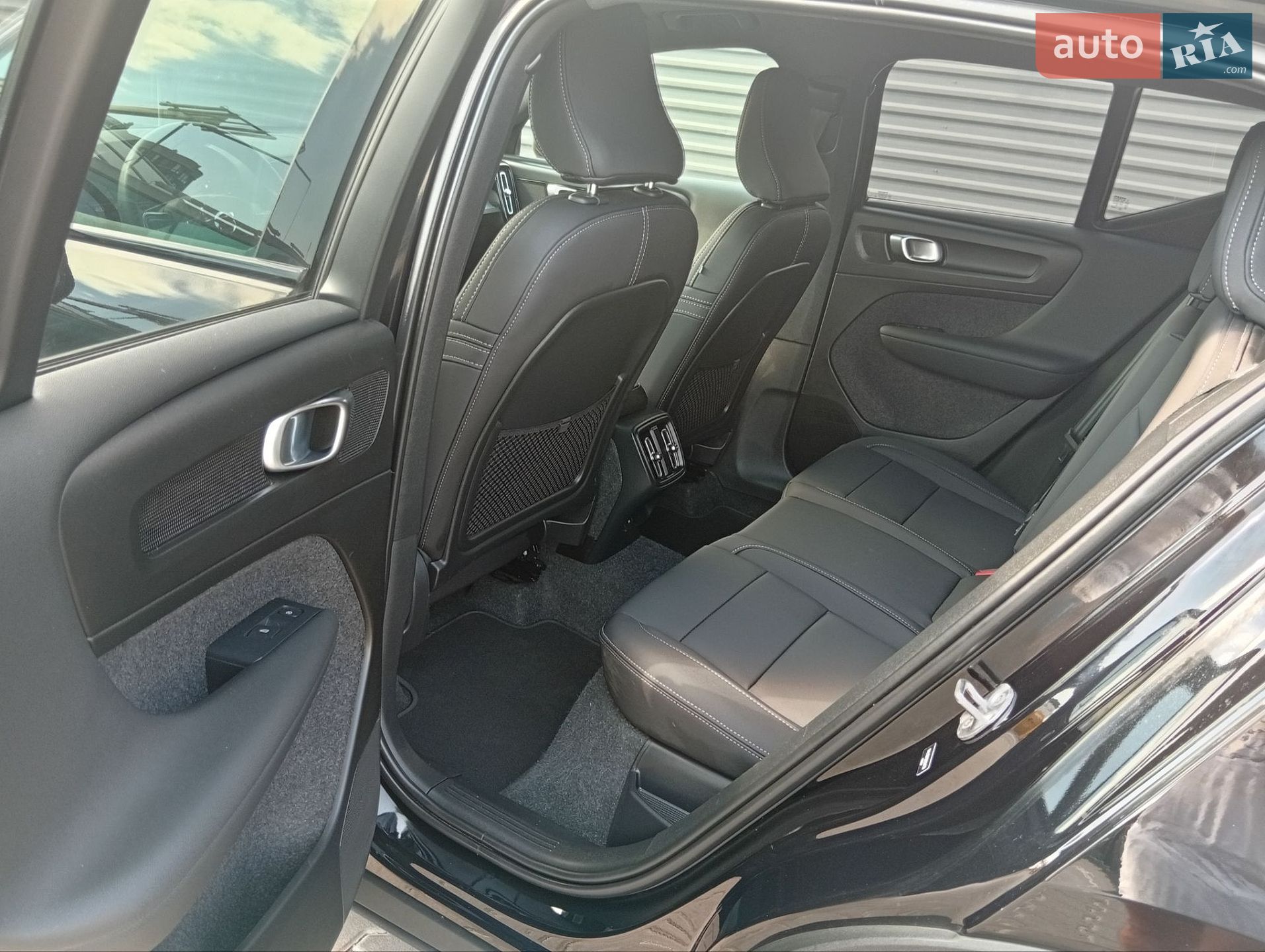Volvo Xc40 2024 VIN YV4L12UK2R2334739 фото оголошення 15 з 21